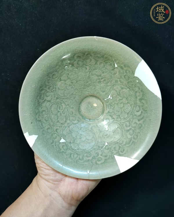 古玩陶瓷耀州窯青釉印纏枝花卉紋茶盞真品鑒賞圖