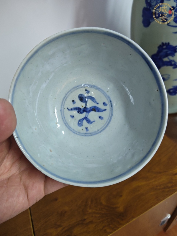 古玩陶瓷青花海馬紋茶碗真品鑒賞圖