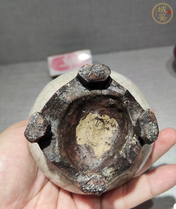 古玩陶瓷哥釉四足連座瓶真品鑒賞圖