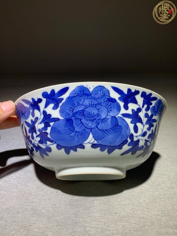 古玩陶瓷青花纏枝花卉紋碗真品鑒賞圖