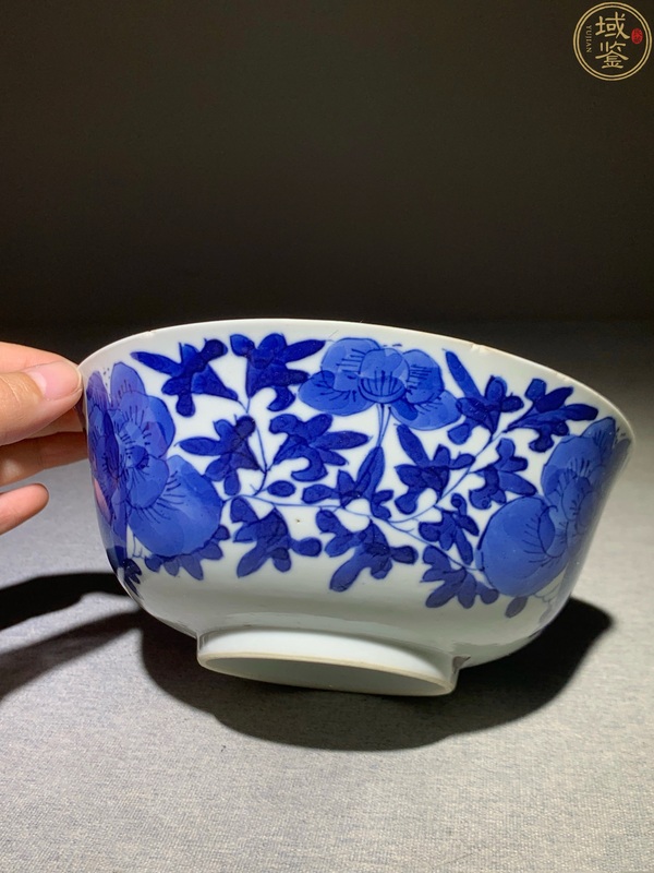 古玩陶瓷青花纏枝花卉紋碗拍賣,當(dāng)前價(jià)格1700元