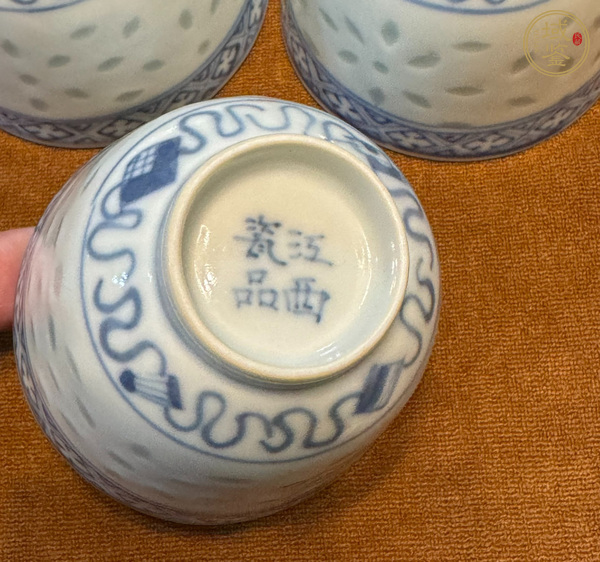 古玩陶瓷玲瓏瓷青花杯真品鑒賞圖