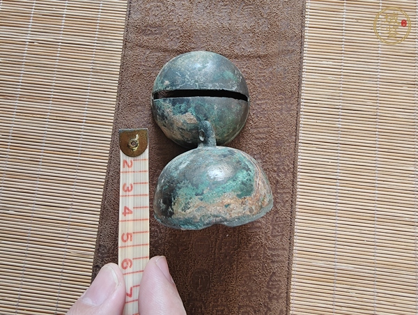 古玩銅器遼金銅鈴真品鑒賞圖