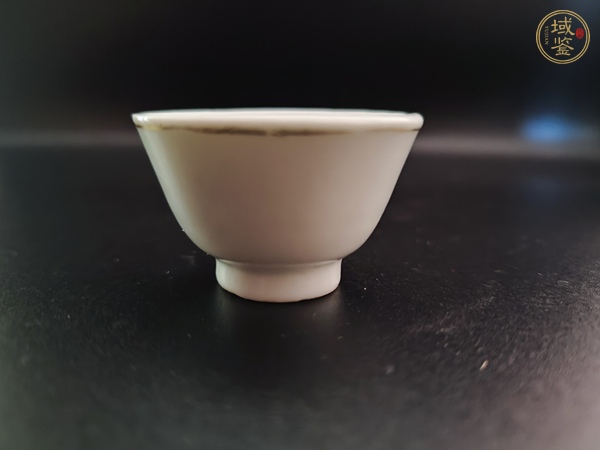 古玩陶瓷白釉茶杯真品鑒賞圖