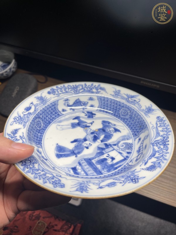 古玩陶瓷青花開窗人物盤真品鑒賞圖