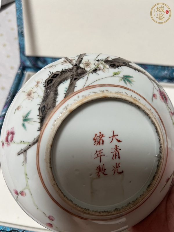 古玩陶瓷粉彩梅花紋花口盤真品鑒賞圖