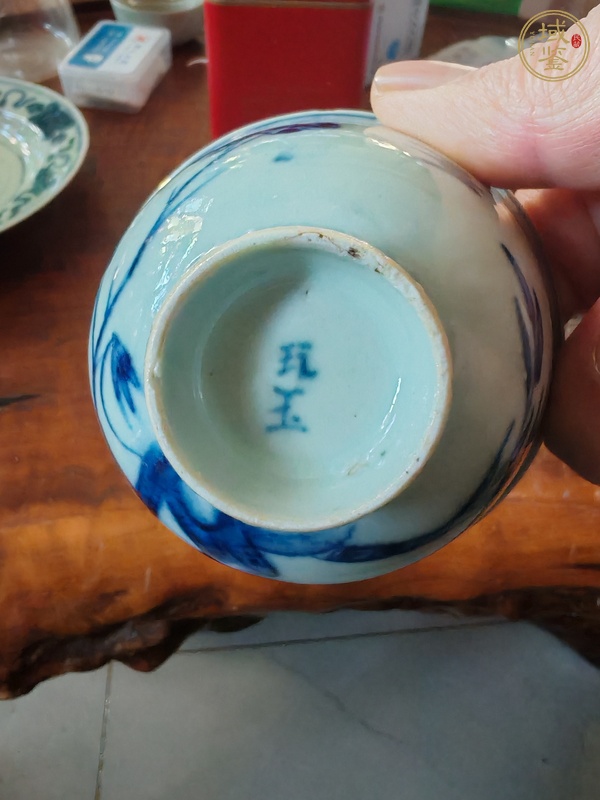 古玩陶瓷青花歲寒三友圖茶杯真品鑒賞圖