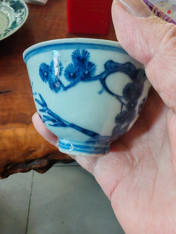 古玩陶瓷青花歲寒三友圖茶杯真品鑒賞圖