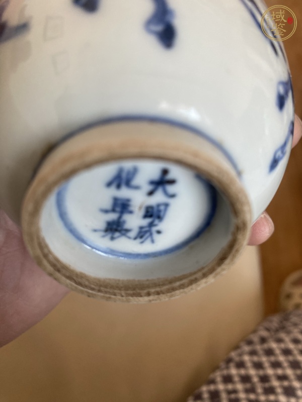 古玩陶瓷馬紋青花杯真品鑒賞圖