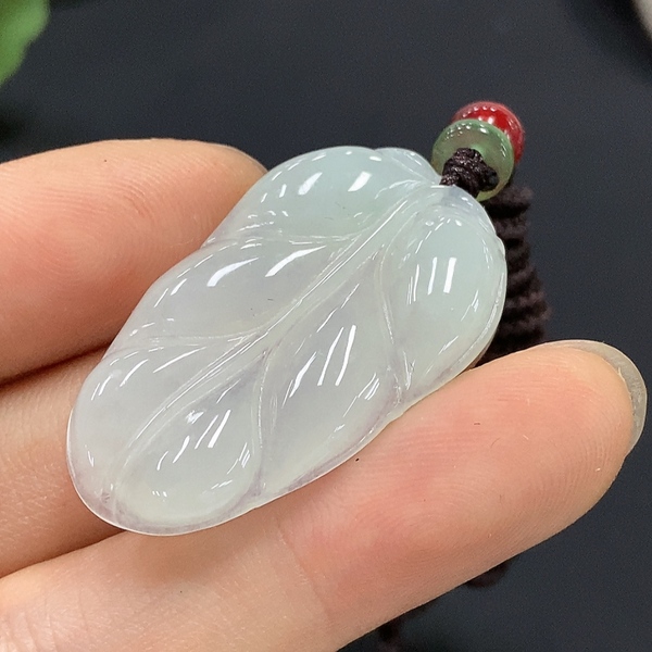 古玩玉器71天然翡翠葉型掛墜拍賣,當前價格270元