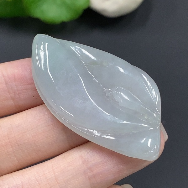 古玩玉器76天然翡翠雕刻悟道題材掛墜拍賣,當前價格350元
