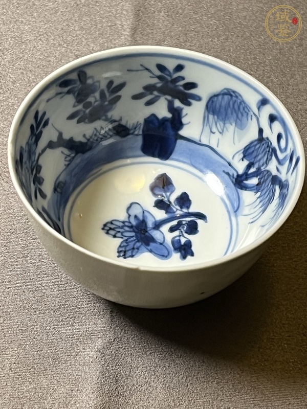 古玩陶瓷外青釉內(nèi)青花杯真品鑒賞圖