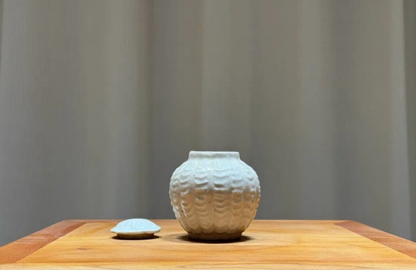 古玩陶瓷宋元湖田系青白釉魚簍罐拍賣,當(dāng)前價格1980元