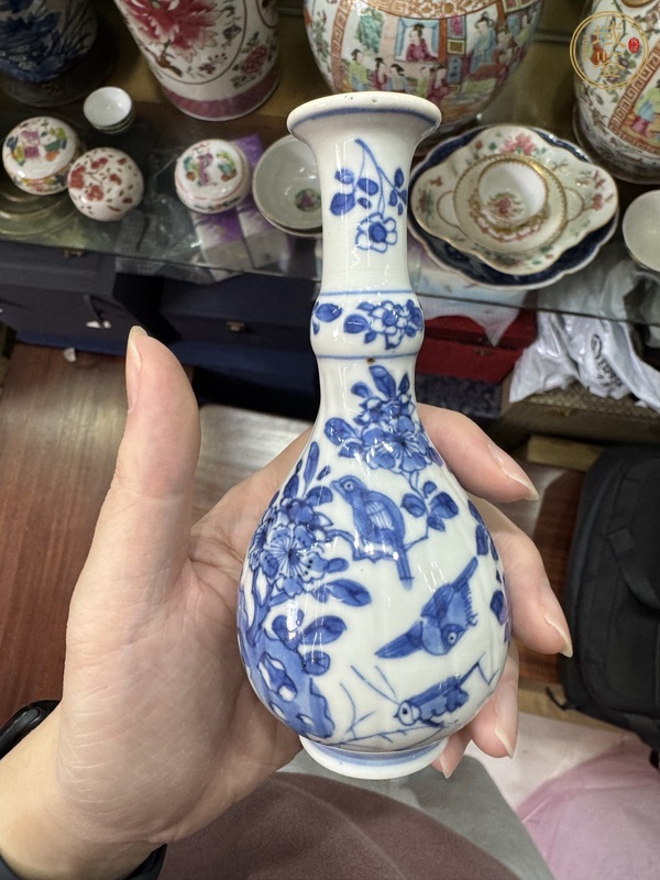 古玩陶瓷花鳥紋青花長頸撇口瓶真品鑒賞圖