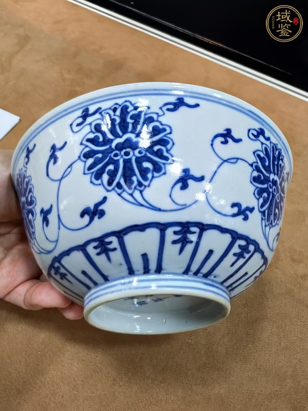 古玩陶瓷清光緒青花纏枝花卉紋碗真品鑒賞圖