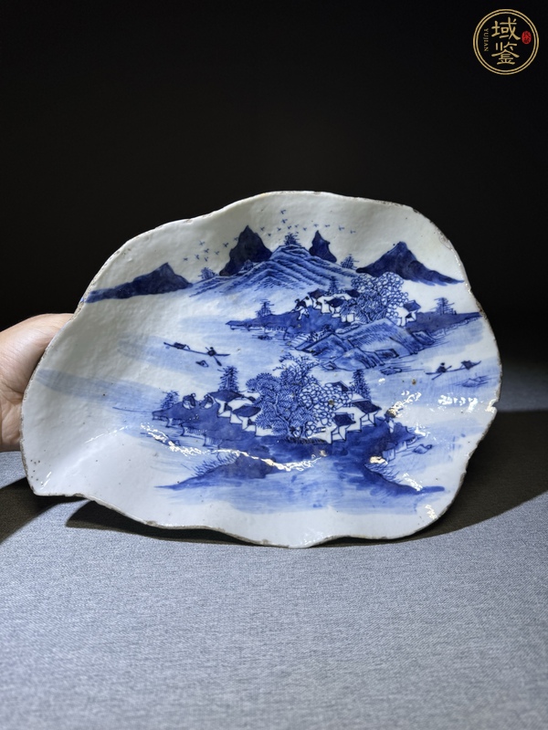 古玩陶瓷山水紋青花盤真品鑒賞圖