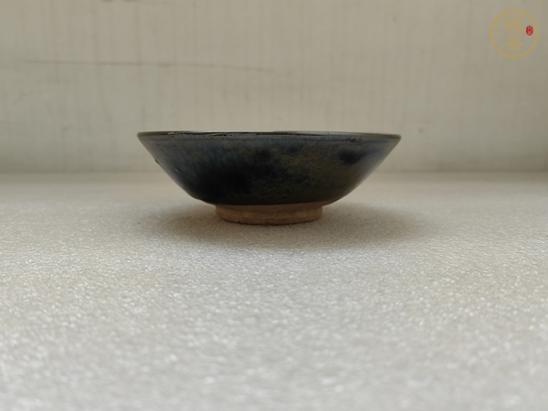 古玩陶瓷磁州窯窯變黑釉茶碗真品鑒賞圖