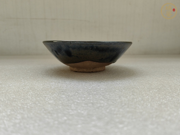 古玩陶瓷磁州窯窯變黑釉茶碗真品鑒賞圖