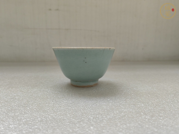 古玩陶瓷豆青釉仰鐘杯真品鑒賞圖