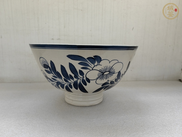 古玩陶瓷磁州窯青花花卉紋茶碗真品鑒賞圖