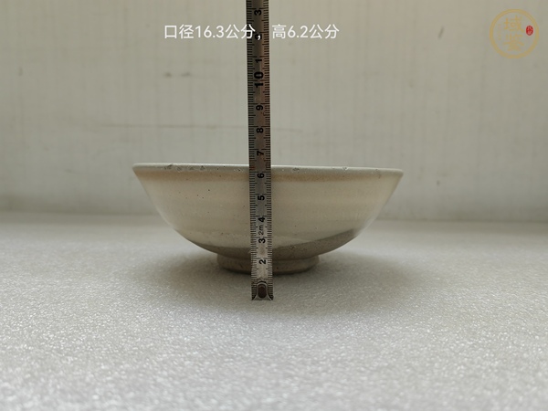 古玩陶瓷磁州窯淺黃釉茶碗真品鑒賞圖