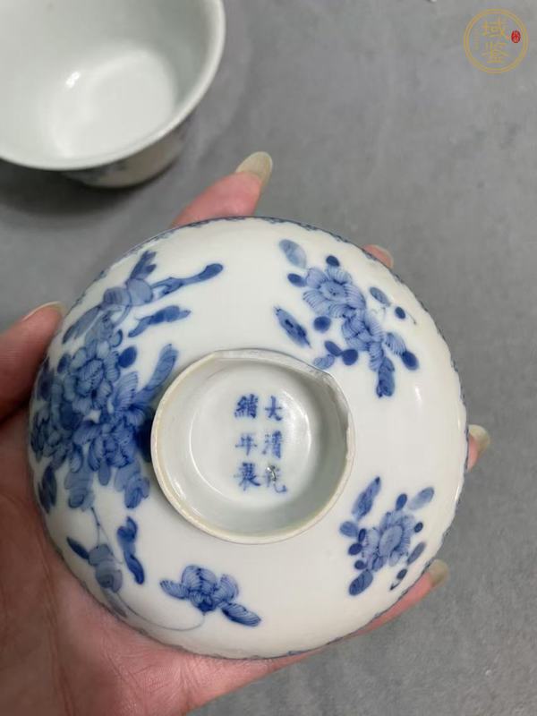 古玩陶瓷青花蓋碗真品鑒賞圖