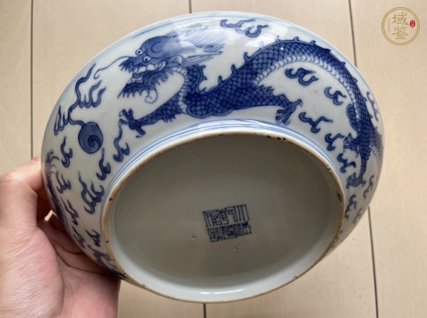 古玩陶瓷龍紋青花盤真品鑒賞圖