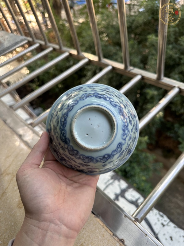 古玩陶瓷青花纏枝花卉紋碗真品鑒賞圖