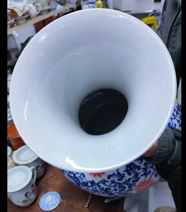 古玩陶瓷青花礬紅花卉紋撇口瓶拍賣,當前價格888元
