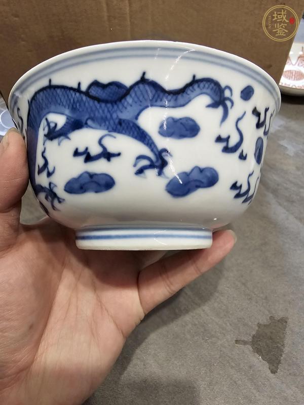 古玩陶瓷青花趕珠龍紋茶碗真品鑒賞圖