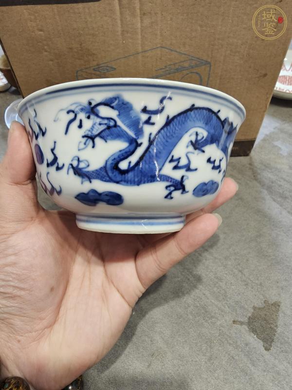 古玩陶瓷青花趕珠龍紋茶碗真品鑒賞圖