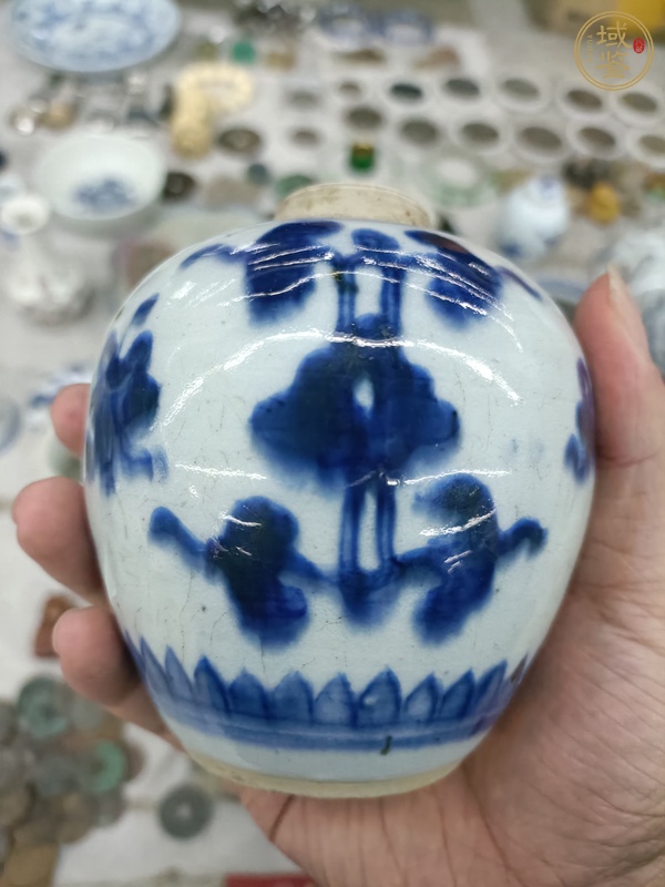 古玩陶瓷花間雜寶紋青花罐真品鑒賞圖