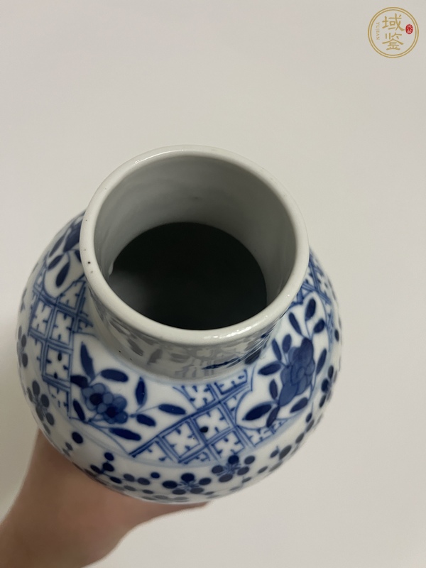 古玩陶瓷青花瓶真品鑒賞圖