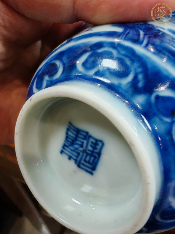 古玩陶瓷青花山水人物紋茶碗真品鑒賞圖