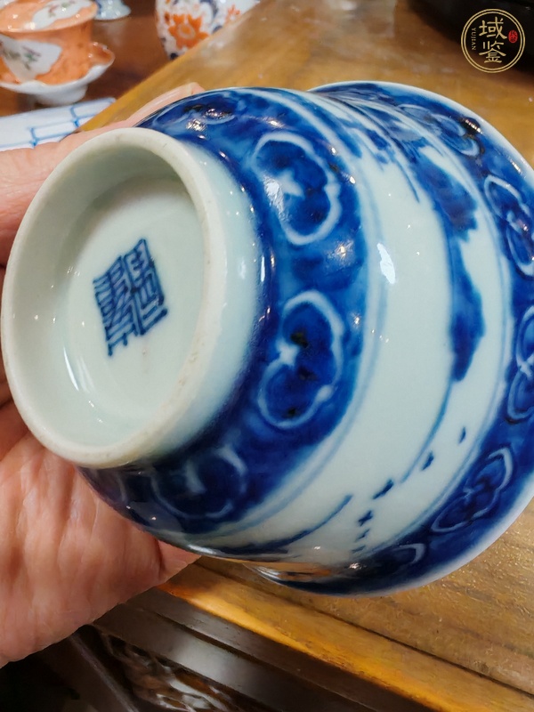 古玩陶瓷青花山水人物紋茶碗真品鑒賞圖