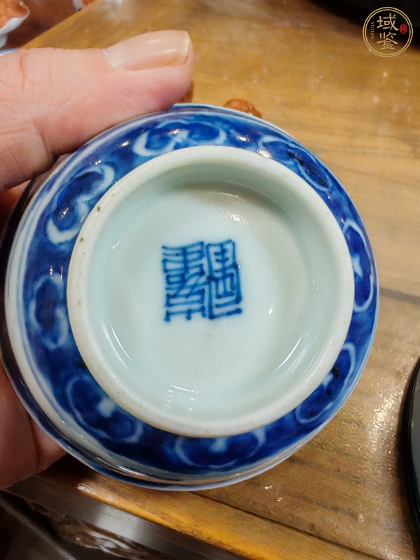 古玩陶瓷青花山水人物紋茶碗真品鑒賞圖