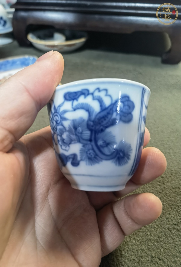 古玩陶瓷青花花卉紋仰鐘杯真品鑒賞圖