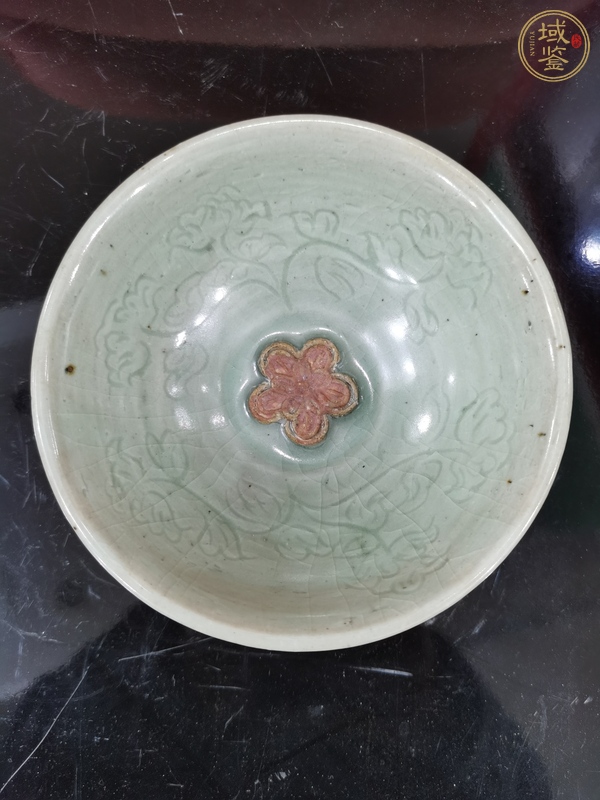 古玩陶瓷明代龍泉窯線(xiàn)刻劃碗真品鑒賞圖