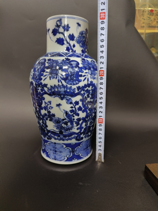 古玩陶瓷青花瓶真品鑒賞圖