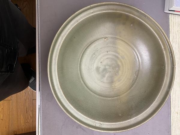古玩陶瓷龍泉青瓷折沿盤拍賣,當前價格9600元