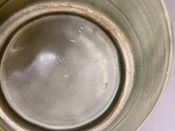 古玩陶瓷龍泉青瓷折沿盤拍賣,當前價格9600元