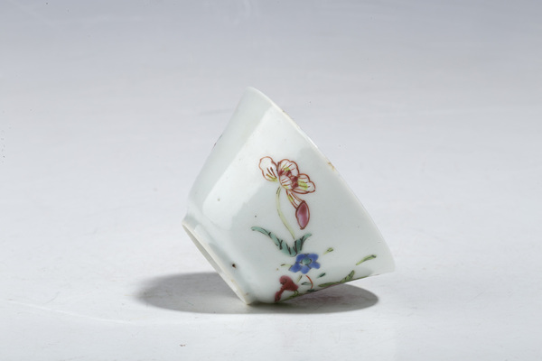 古玩陶瓷清康熙·外紫金釉內青花魚紋杯碟拍賣,當前價格1800元