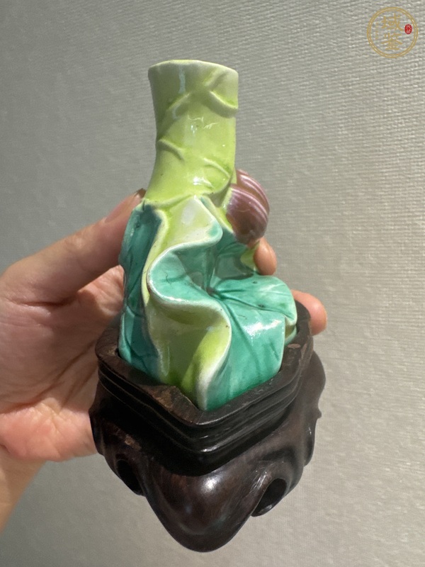 古玩陶瓷粉彩荷葉形筆插 真品鑒賞圖