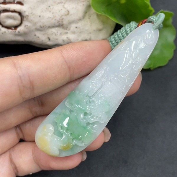 古玩玉器102翡翠山水紋飾掛件總重21.654g拍賣，當前價格460元