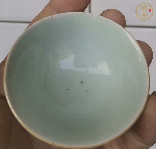 古玩陶瓷豆青釉杯真品鑒賞圖