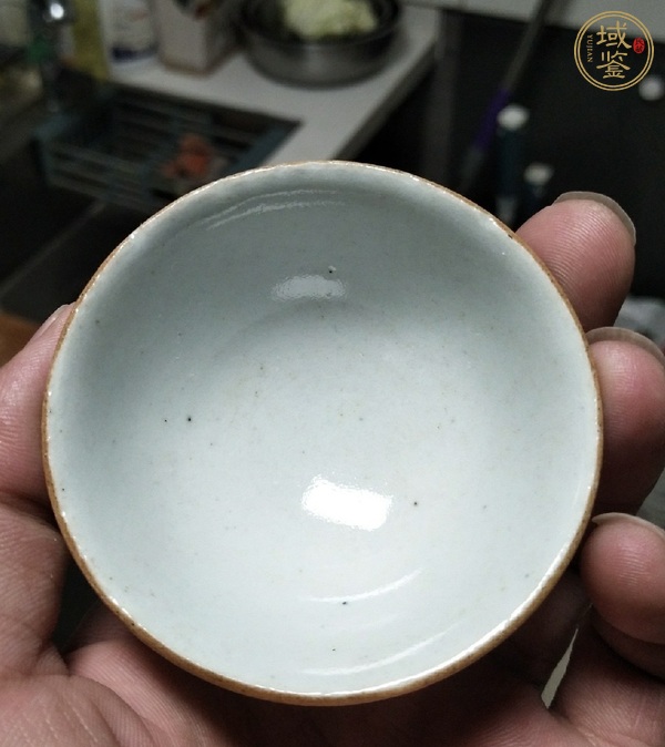 古玩陶瓷豆青釉杯真品鑒賞圖