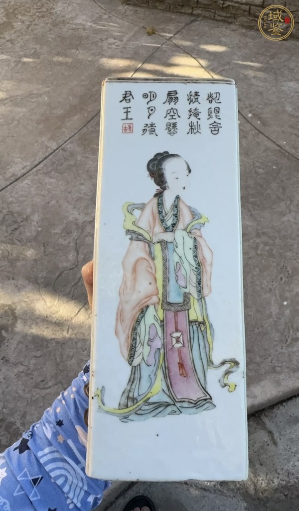 古玩陶瓷人物紋帽筒真品鑒賞圖