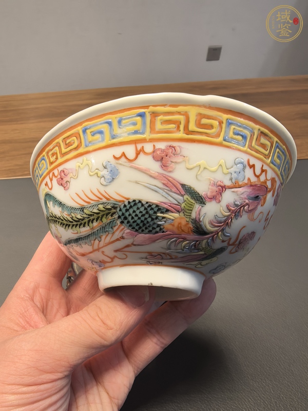 古玩陶瓷粉彩龍鳳紋茶碗真品鑒賞圖