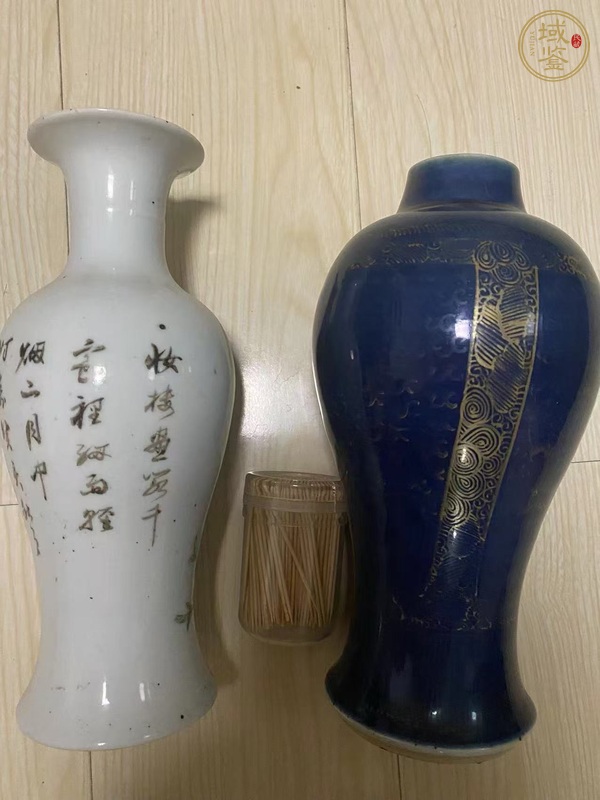 古玩陶瓷霽藍(lán)釉描金瓶真品鑒賞圖