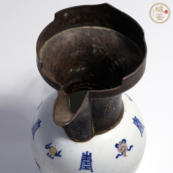 古玩陶瓷青花五彩八寶壽字紋僧帽壺真品鑒賞圖